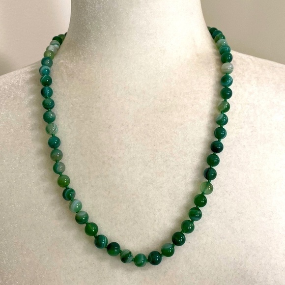 Hand Crafted Genuine Agate Green Gemstone Knotted White Gold Clasp Necklace - Picture 2 of 13